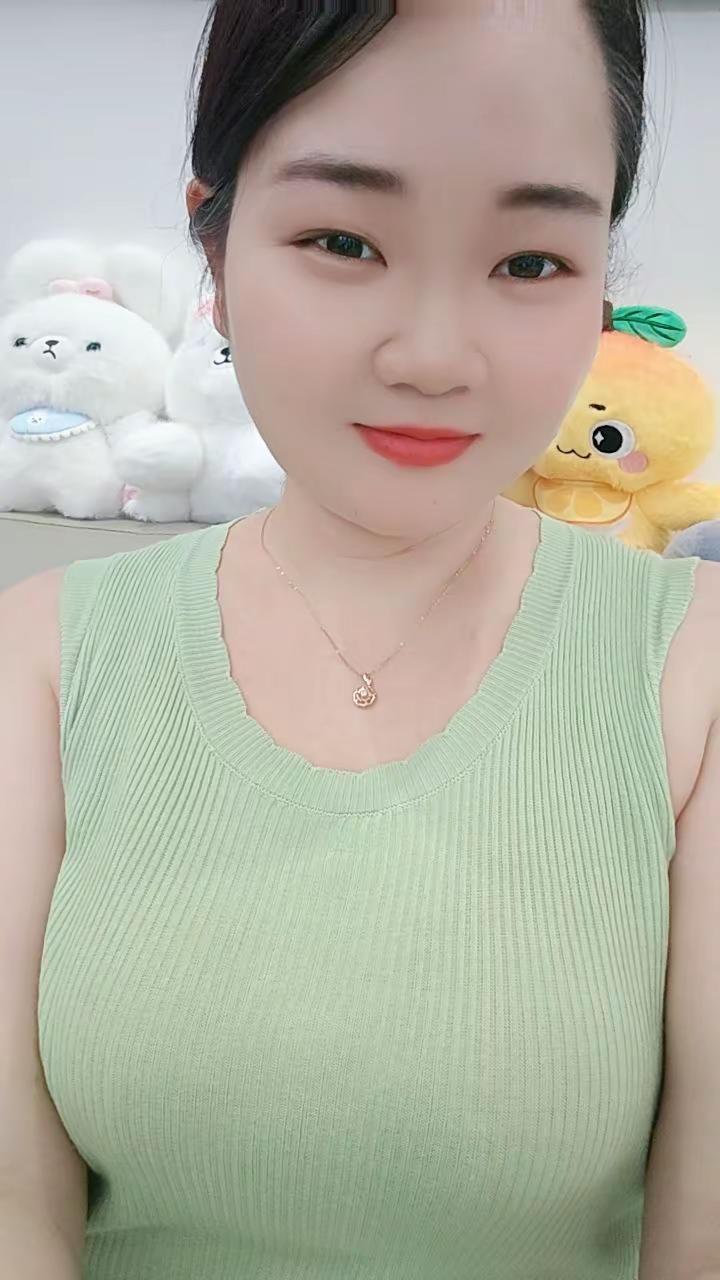 做什么都是消耗自己的一生，那不如多做一些自己喜欢的事。纯纯小阿姨 瘦下来穿吊带 