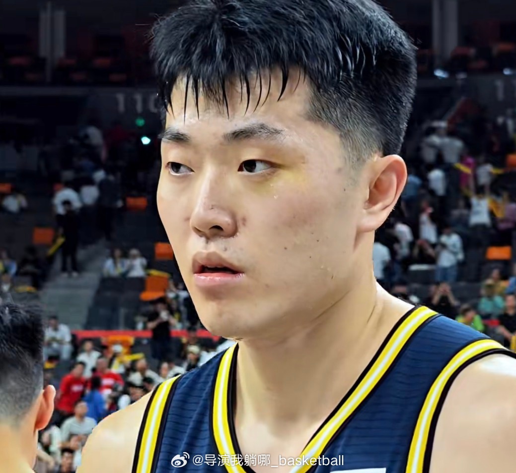 张皓嘉终于证明自己，在对阵江苏的比赛他拿到了赛季新高的10分，在赛后他也是激动落