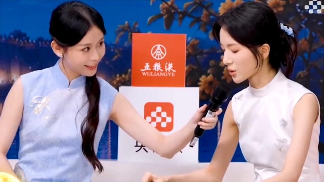 2026央视中秋晚会，李思潼挺外向的，比王晓慧上节目更活泼一
