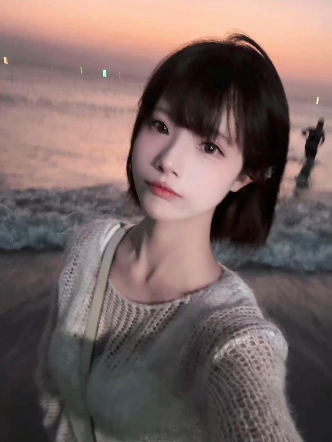 喜欢别人就不能喜欢我了  #河野華[超话]# ​​​