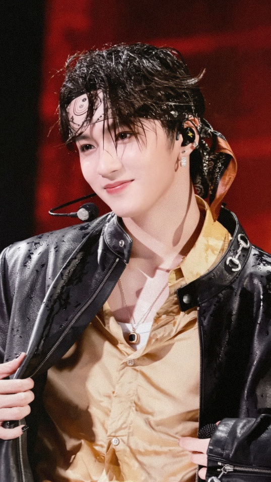 宝你一辈纸🤲🏻刘耀文加冠礼演唱会 ​​​