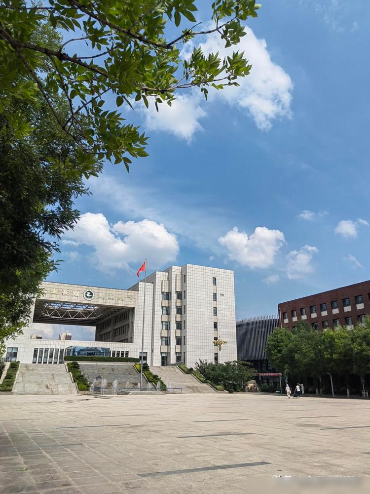 继续盘点今年志愿填报的心得：

真的劝山东的考生和家长别盯着所谓“火爆院校”瞎扎