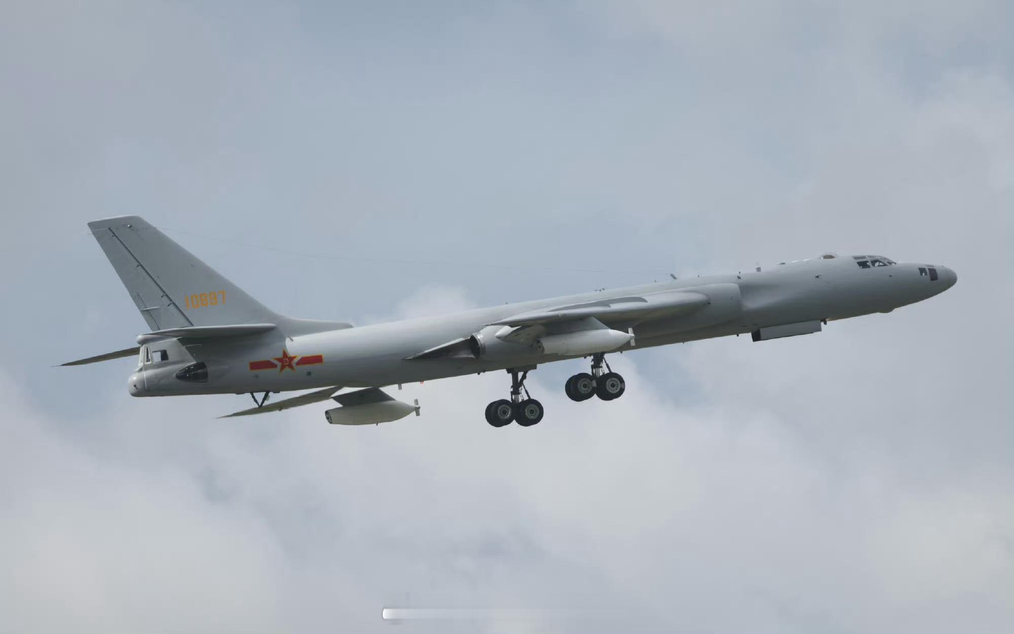 有个事儿我忘记跟大家说了，前段时间我们不是跟泰国搞了一次空军联训吗！你们猜我看到