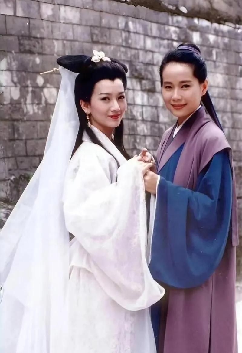 重温《新白娘子传奇》，发现这部剧的时间线混乱得让人抓狂！忍不住想和大家聊聊。
 