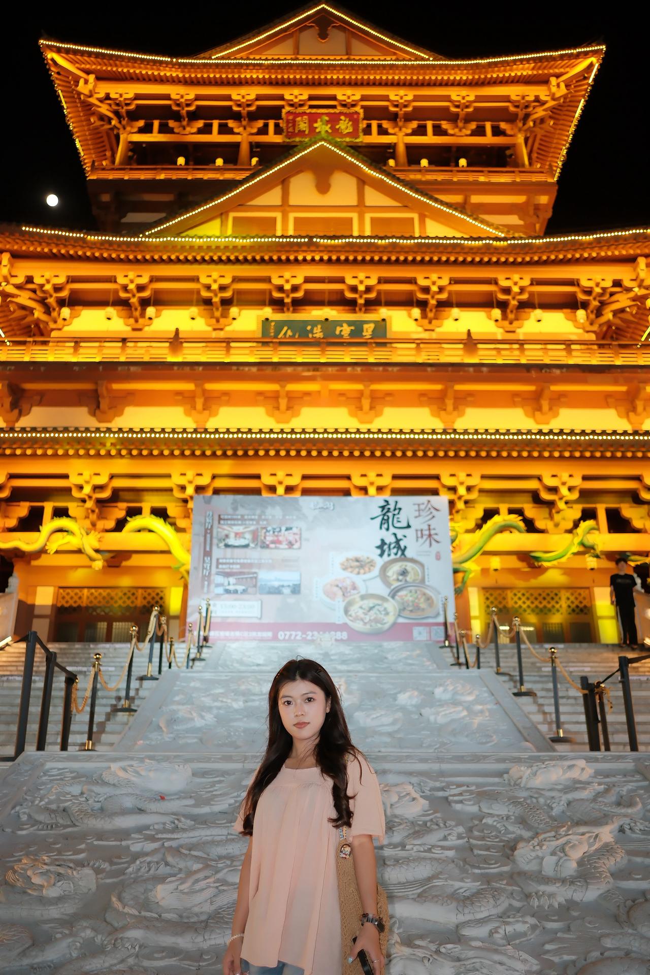 立正拍照城市夜游好去处 夜景灯光建筑 氛围感拉满的夜晚 旅行日常碎片