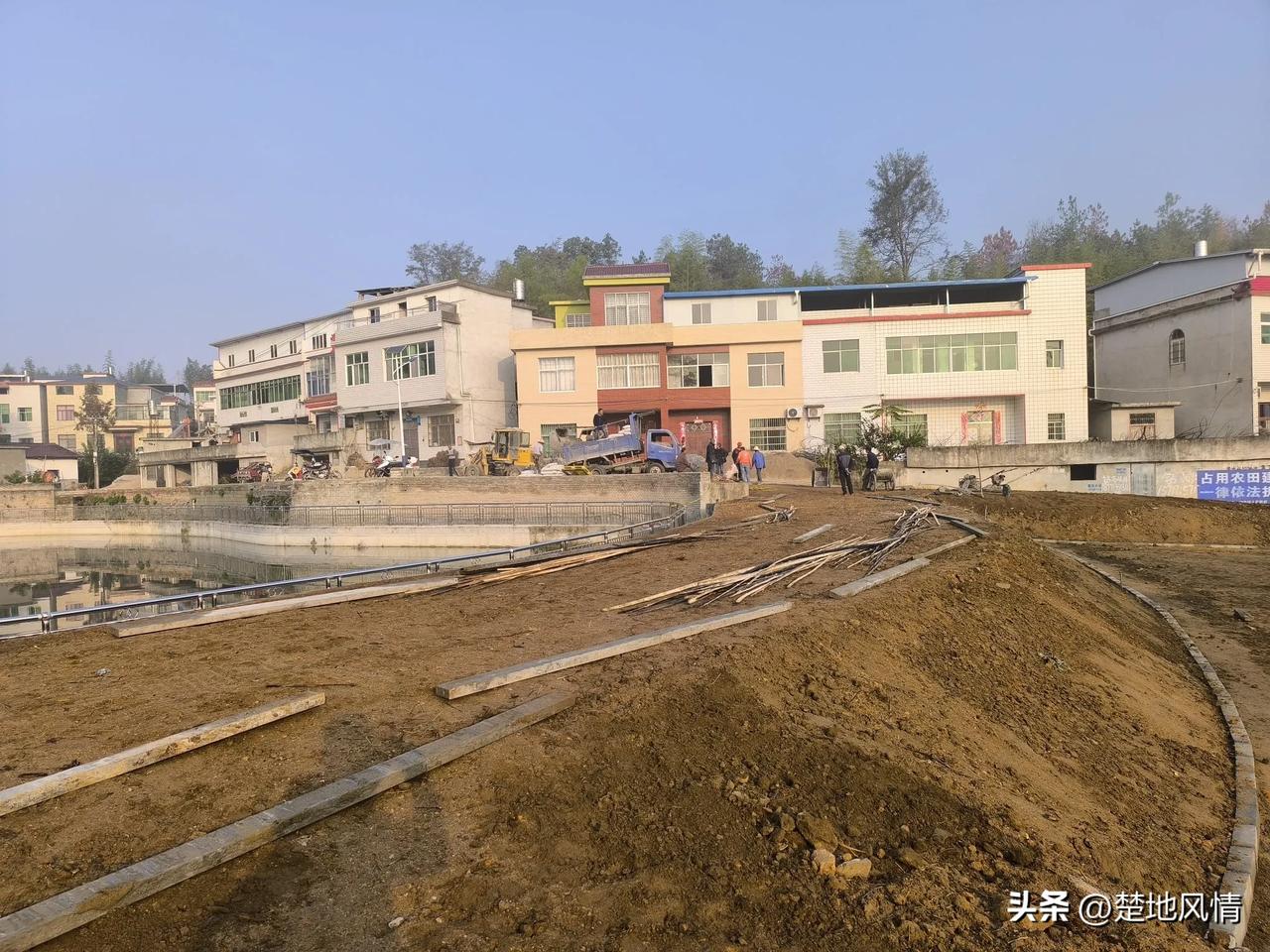 湖北省黄冈市浠水县：新农村建设正如火如荼，每天都在变化，每年都在变化！
看，这里