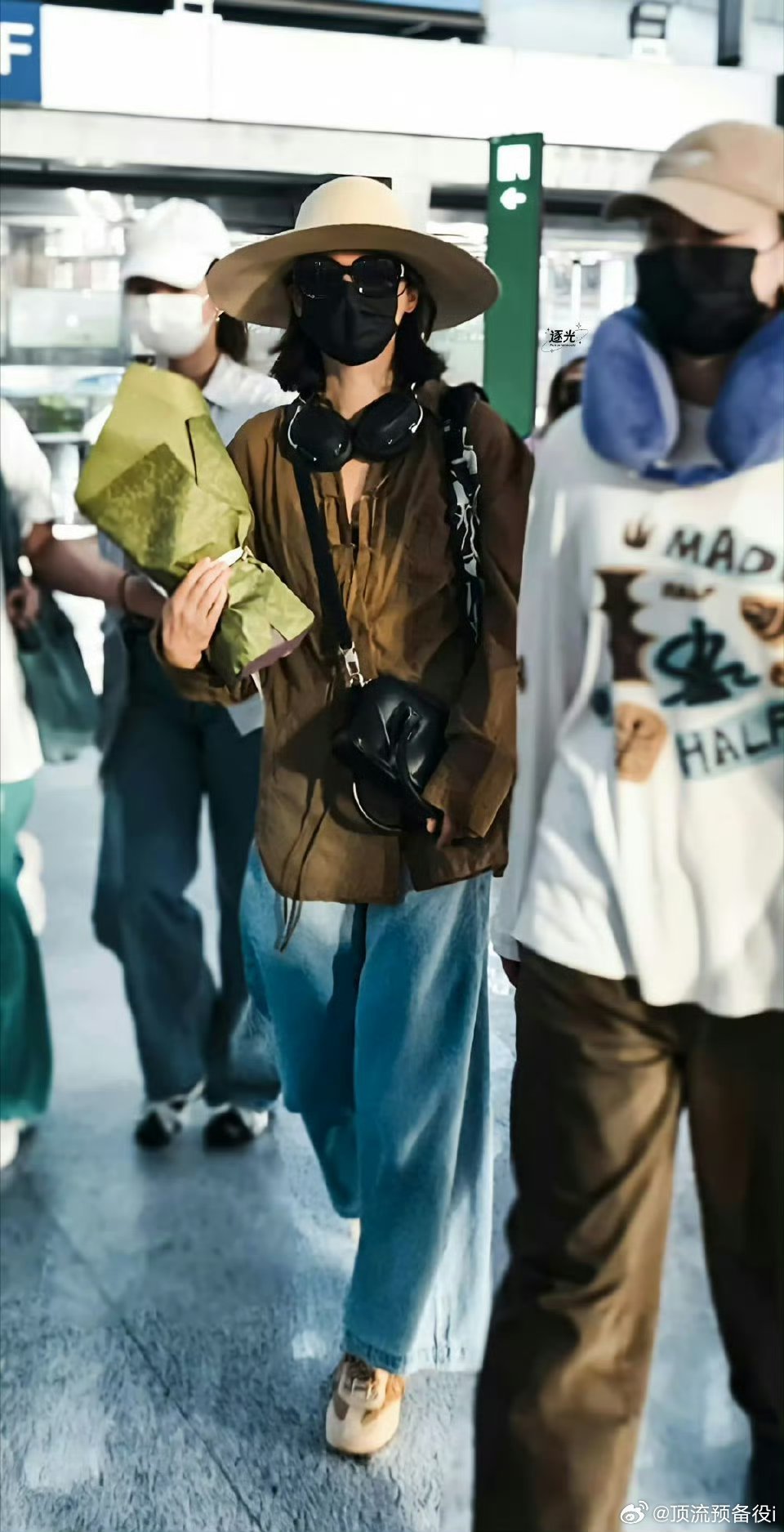 秦岚祝福辛芷蕾获影后嗯？ 一些个“辛甘秦愿”的售后吗 有点意思 这个糖我先磕为敬