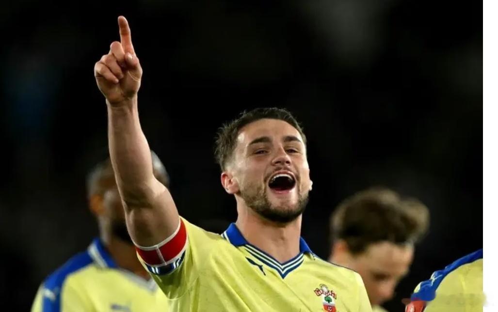  南安普顿坚守立场，主力中卫贝利斯定为非卖品，维拉两次报价均未能打动球队。南安普