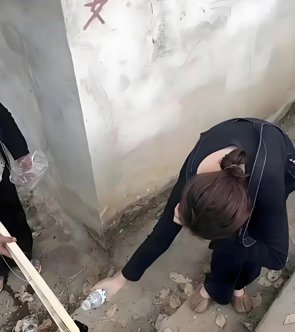 上厕所看手机的后果 