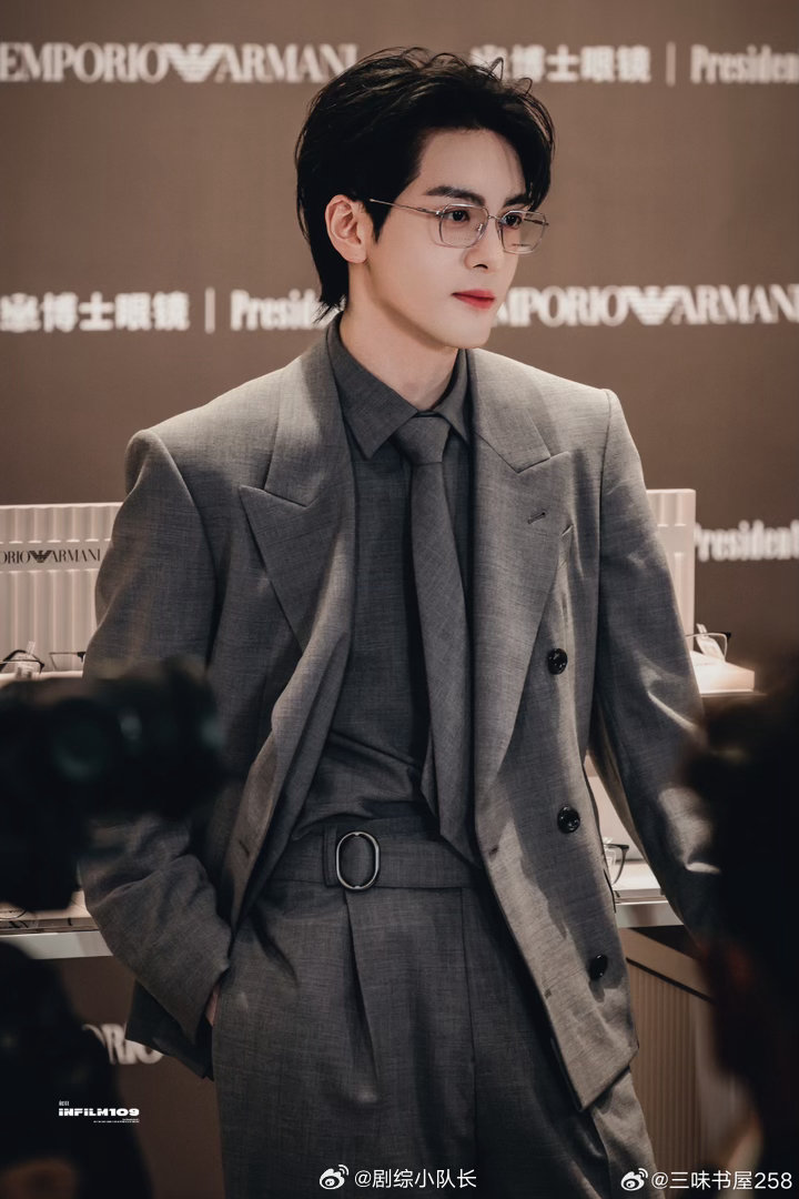 曾舜晞直播谈演员ai焦虑 AI可以模拟表情，但演不出心动。曾舜晞直播谈AI冲击，