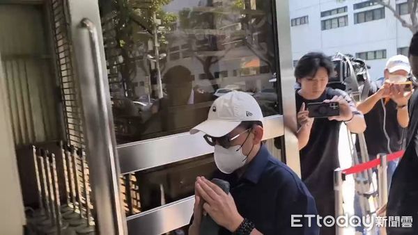 黄子佼与16位被害人和解黄子佼案和解金不超过10万元 据台媒，因收藏2259部未
