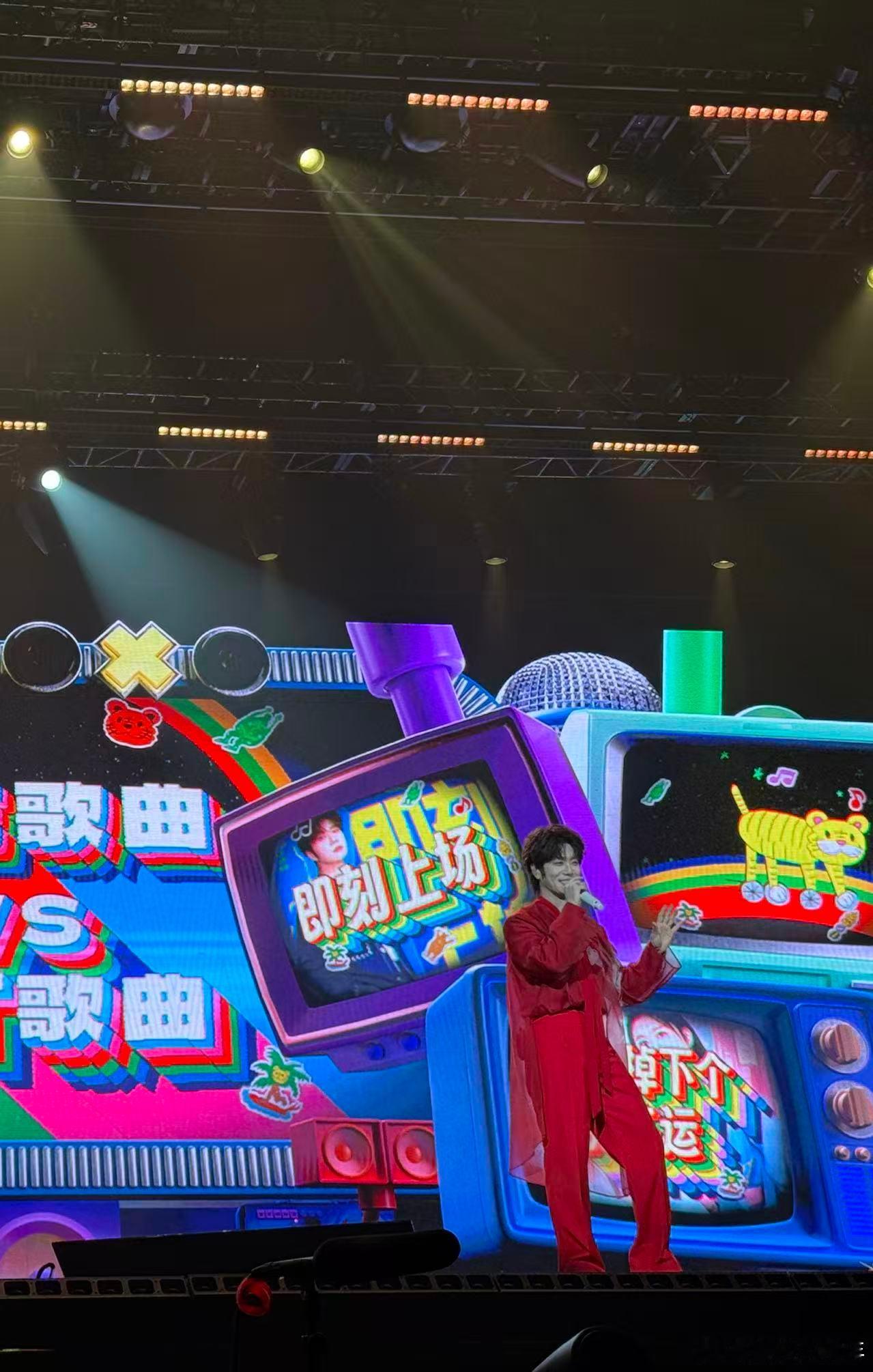 陆虎演唱会宣传即刻上场狙击蝴蝶 陆虎演唱会简直是一场视听盛宴！陈妍希、刘海宽、黄