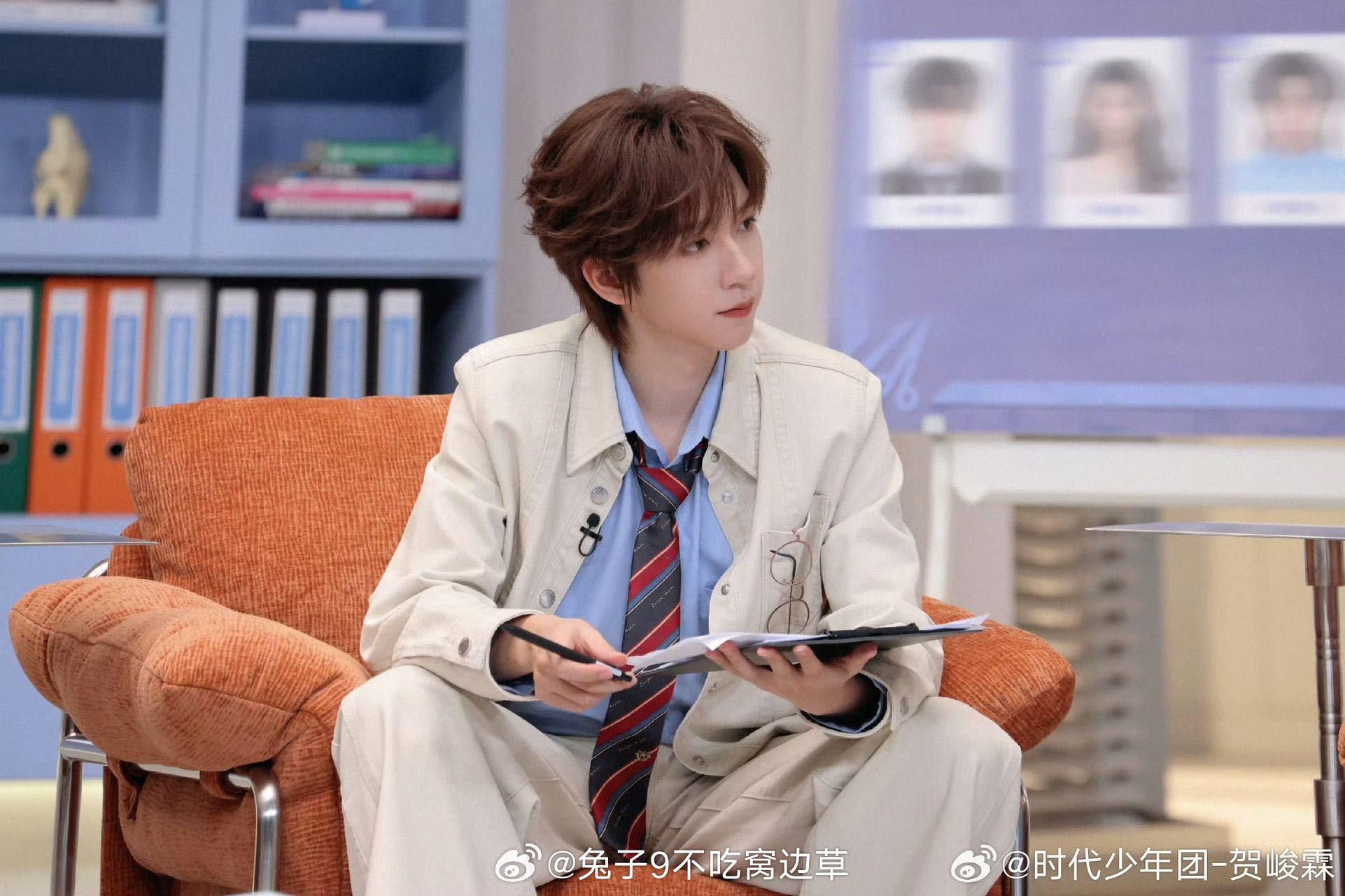 贺峻霖尝试外科打结贺峻霖尝试手术打结这段最大感受是别小看任何一门手艺。打结失败不