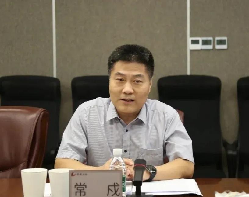 57岁的光明日报社副社长常戍，近日升任山东省委常委、宣传部长，补上了原部长白玉刚
