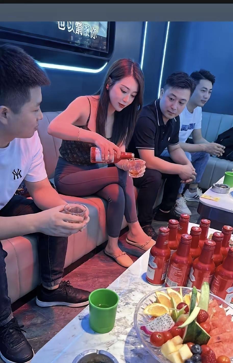 参加这种🍺局，你能喝得下几打🍺呢？