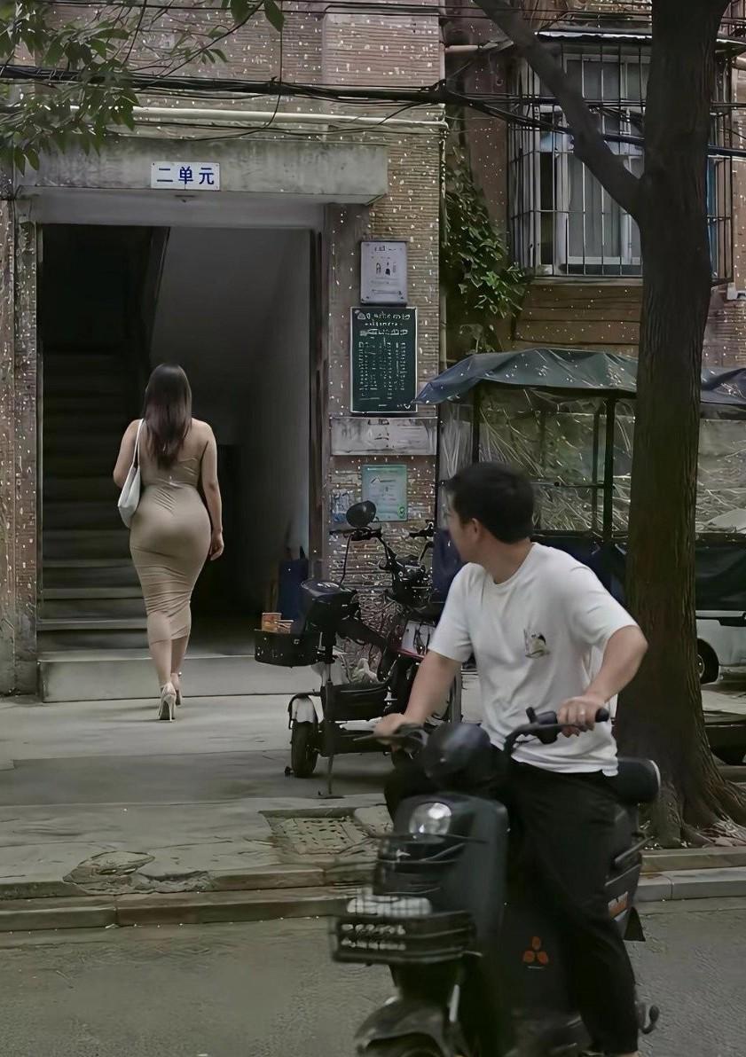 此情此景，该怎么用一句话来表达，既要有美学，又要接地气。