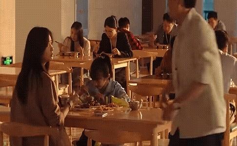 《四喜》33-34集预告：沈家妈妈终于拿出当年写地址的纸条

她怕失去女儿，一心