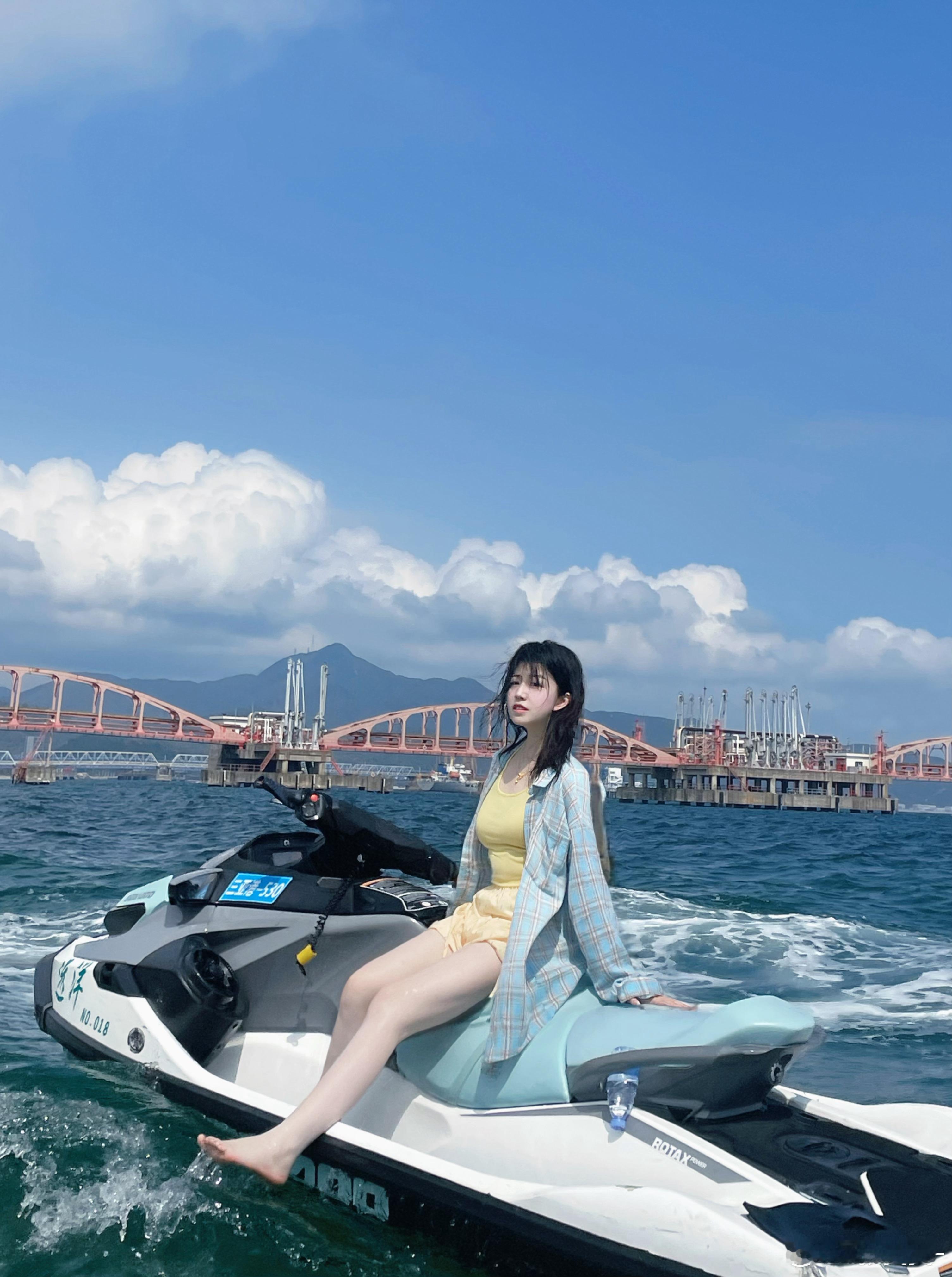 喜欢大海，喜欢自由暴躁的雯坨[超话]  ​​​
