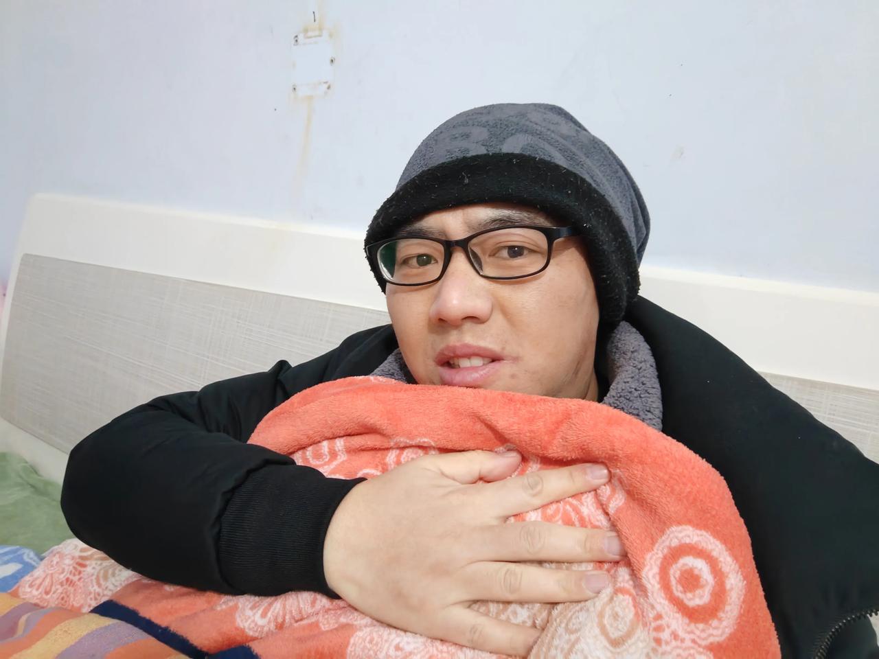 在网上看到有个东北人冬天在四川差点被冻死，本来以为开玩笑，原来是真的呀，因为我也