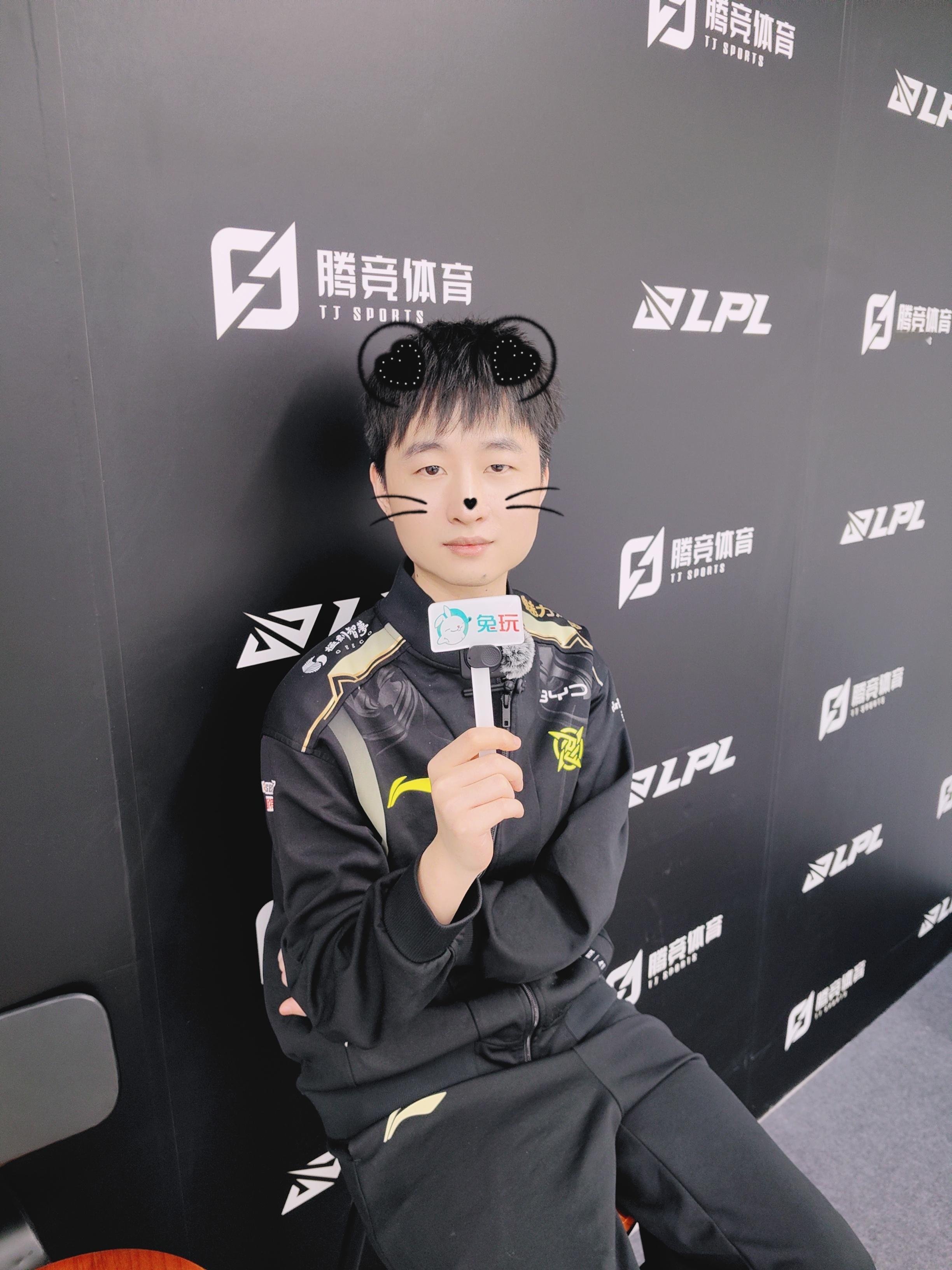今天赛后专访彩蛋[努力][兔子]大家怎么评价~和选手相互为对方选择特效拍下的照片