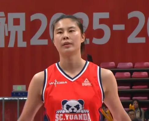 WCBA季后赛1/4决赛，四川女篮两胜上海晋级四强，后场核心王思雨功不可没。两场