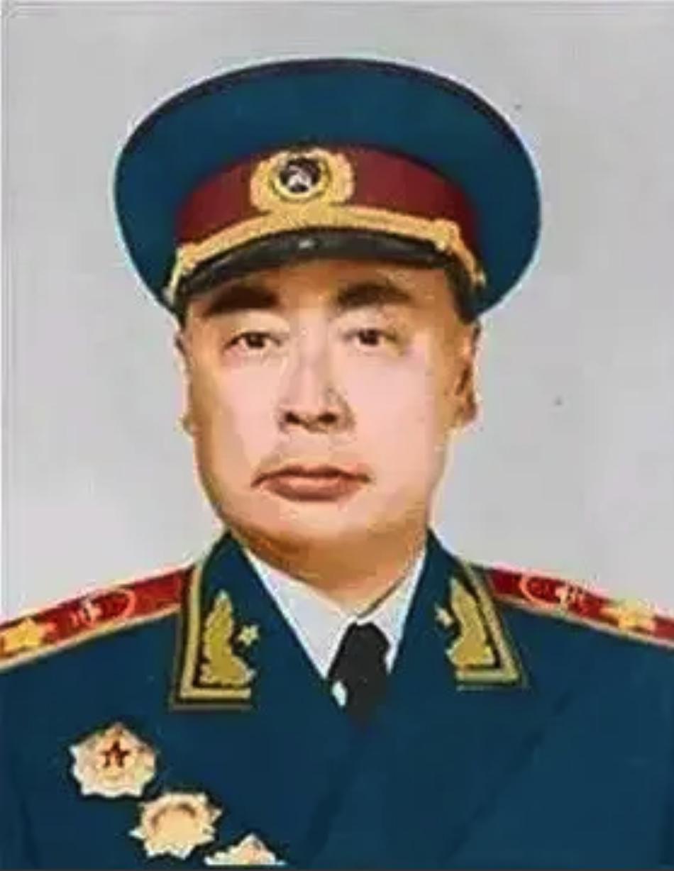 1936年，联络员陈宏叛变，国民党利用他诱捕陈毅，陈毅还蒙在鼓里，下山时，向少妇