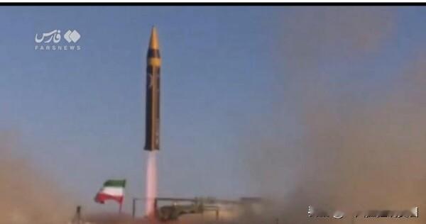 据外媒当地时间5日报道，伊朗伊斯兰革命卫队近日公布一处地下导弹设施，并展示其中已