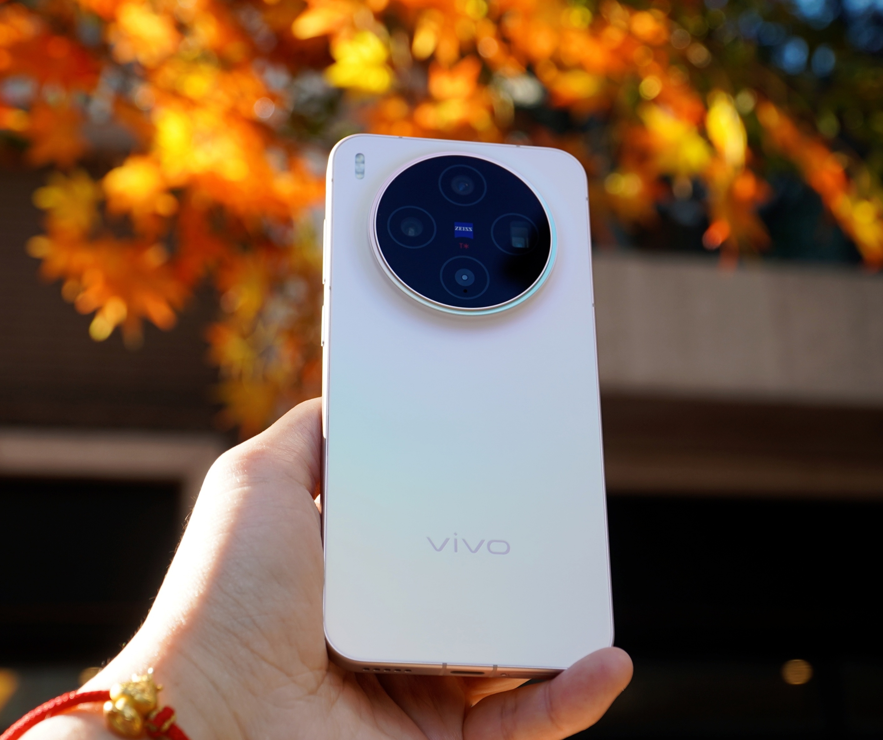 vivo X300幸运彩真机上手图：虽迟但到，子弹兄买X300幸运彩也半个多月了