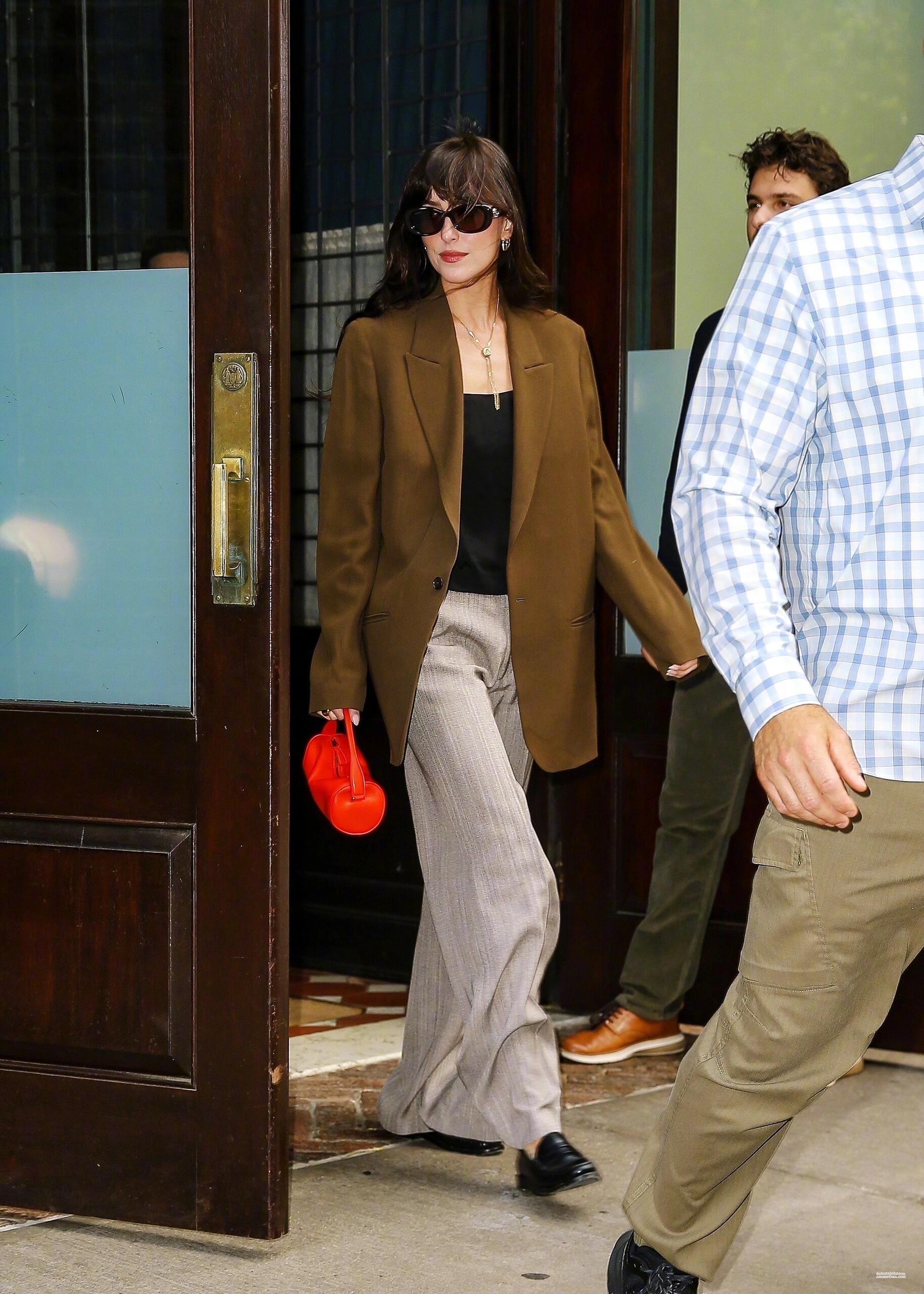 姐妹👭淘约饭！詹妮弗劳伦斯Jennifer Lawrence和达妹Dakota