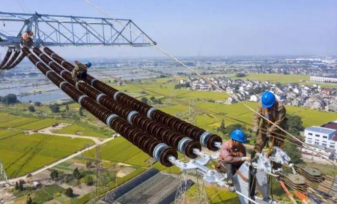 中国卖给越南17亿度电，给朝鲜仅27万度，却反买朝鲜5亿度。

2024年，中国