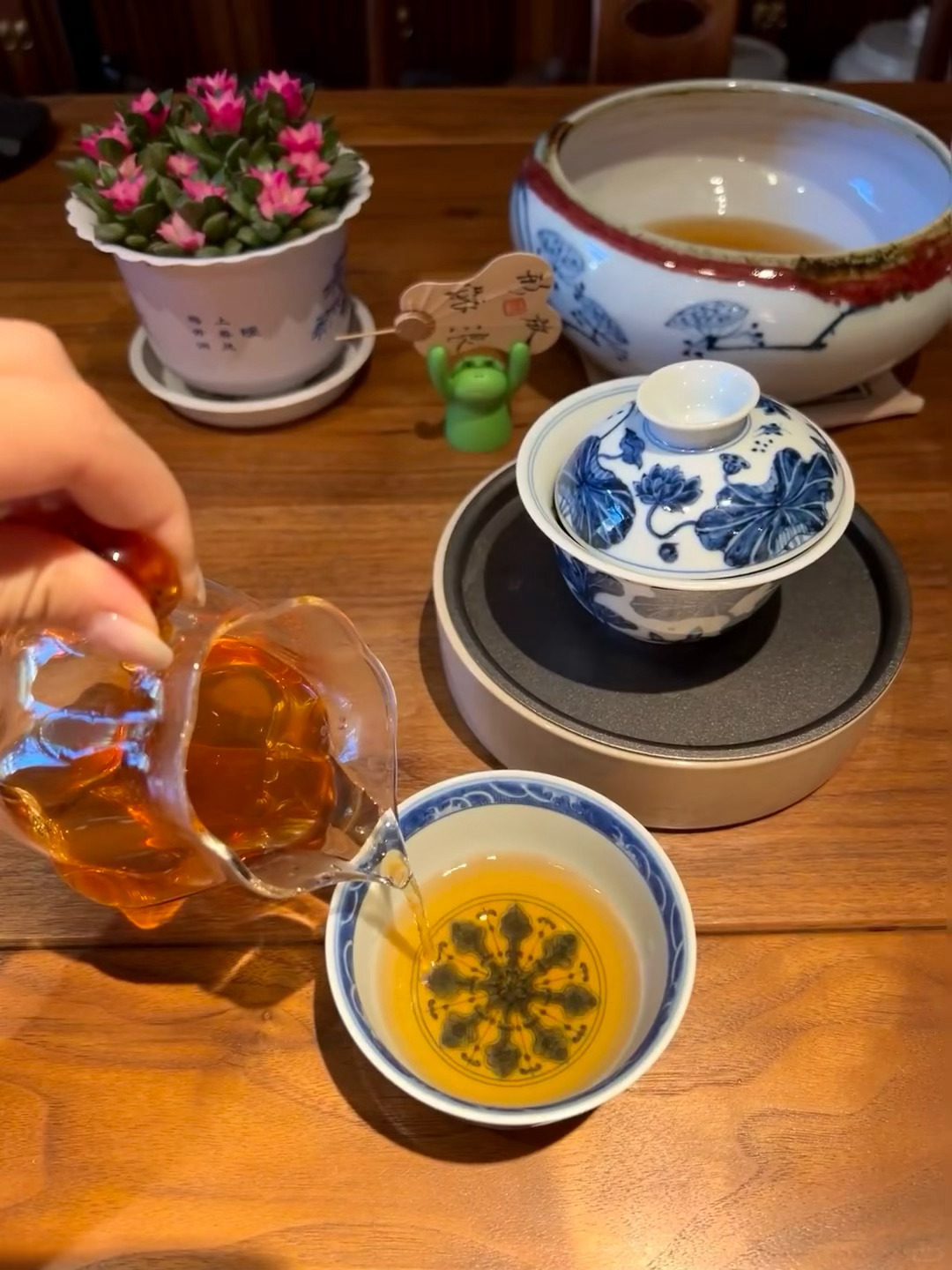 早盘半小时市场开始大幅缩量了，所以量能不能持续放大的背景下大概率还是以轮动为主，
