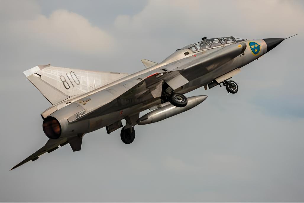 瑞典SAAB 35“龙”式截击机SAAB 35“龙”（Draken）是萨博公司研