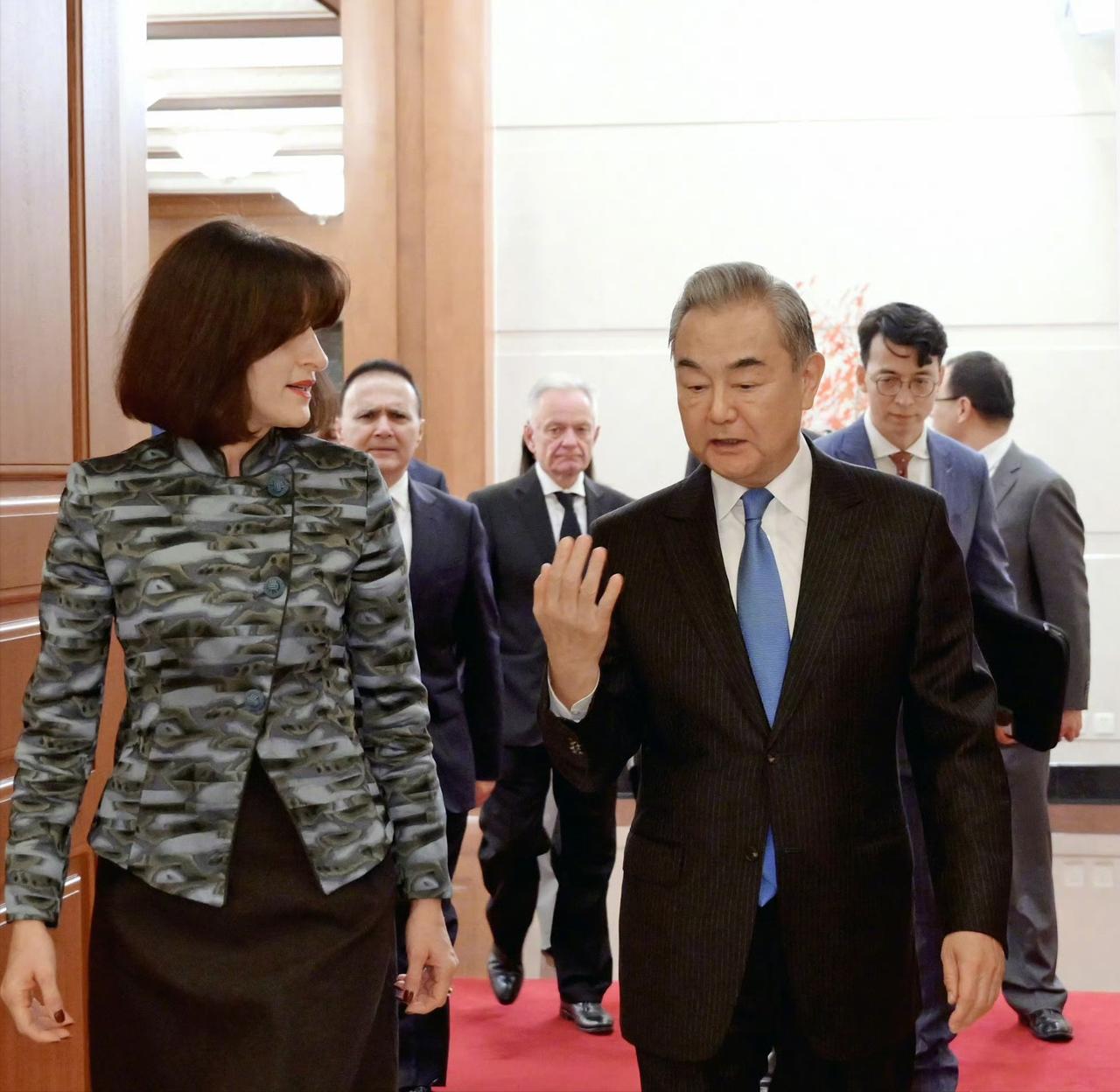 台湾永远是中国的，格鲁吉亚
2025年11月7日，格鲁吉亚外长博乔里什维利来华出