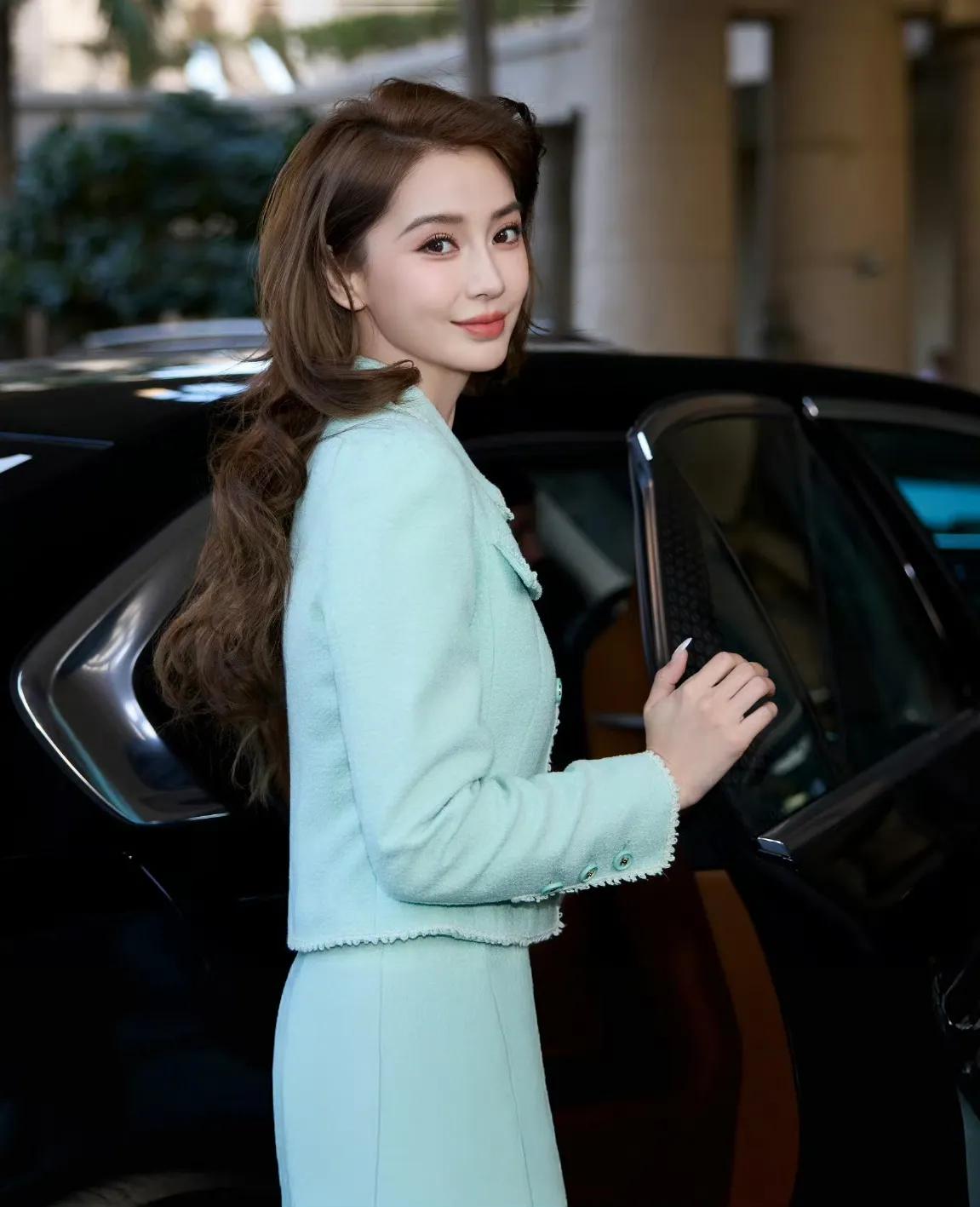 @杨颖最新～美女@angelababy 来啦[比心]