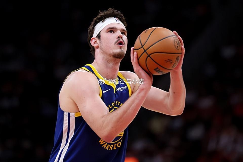 根据ESPN权威记者Shams Charania的报道，此前处于受限制自由球员状