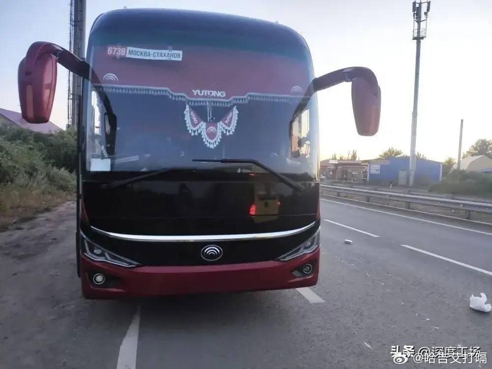 凤凰新闻莫斯科公路绞杀战开始了，无人机袭击开往莫斯科的班车和长途大巴车！俄罗斯卫