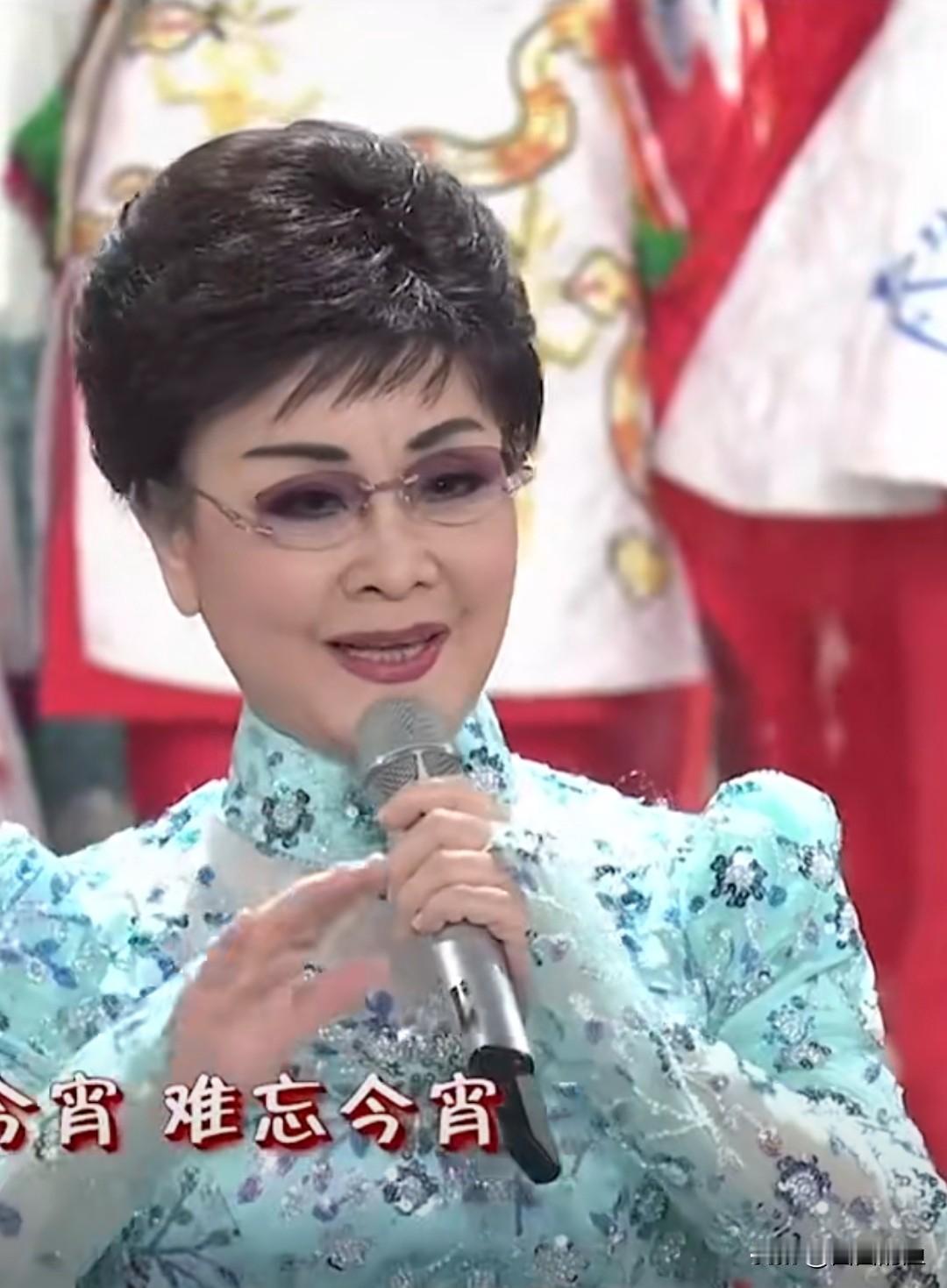 那个唱《难忘今宵》的人，这次真的“迟到”了！听到李谷一老师因为身体原因，第四次缺