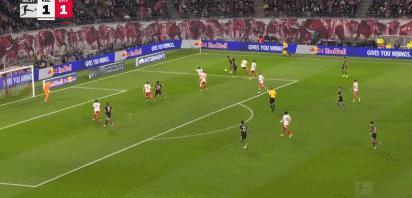 【德甲】莱比锡1比5拜仁北京时间1月18日德国足球顶级联赛第18轮，RB莱比锡主