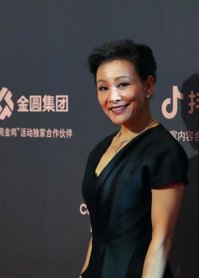 陈冲加入美国国籍晚年却回国养老，事实她证明了刘晓庆说的没错！65岁陈冲将在美国的