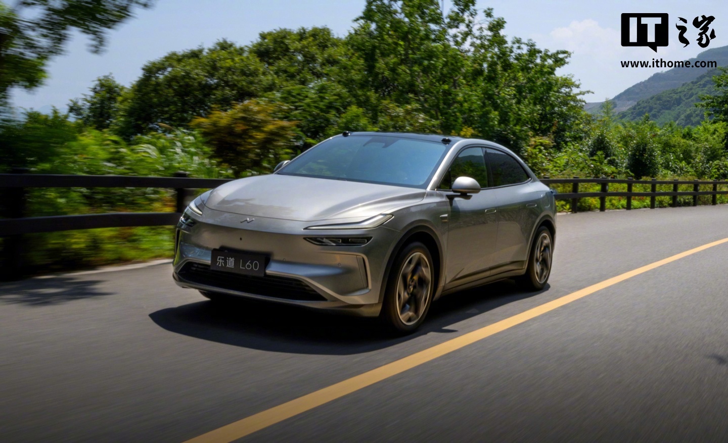 【蔚来乐道汽车椰子系统推送2.0.6版：新增无麦 K 歌唤醒小乐、湿滑辅助模式，