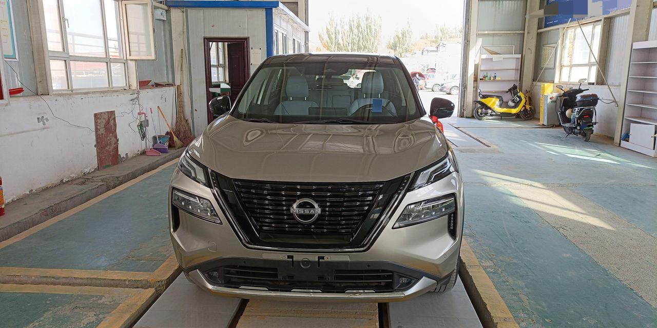 双电机四驱，340马力，电车单速变速箱，三元锂电池，续航1000公里以上...