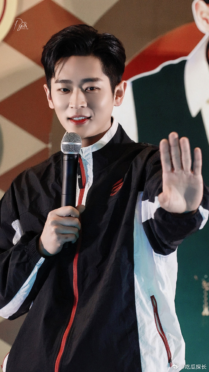 丞磊玉簟秋杀青请客 丞磊玉簟秋杀青请客，太好了吧！丞磊杀青逆应援