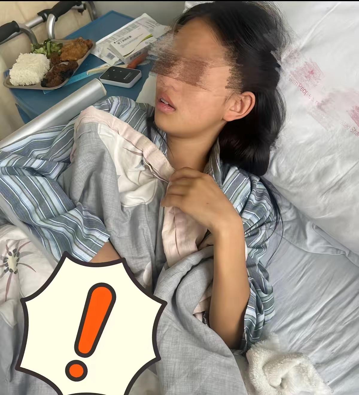 刷到一位留英女生的求医经历，真是让人又笑又气。
留学英国，硬生生把自己拖成了肛裂