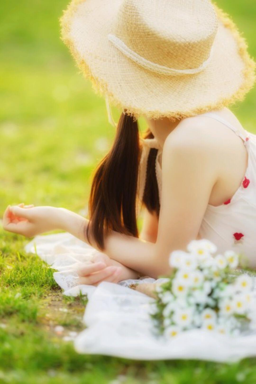 女人要记住，
婚后不要把男人看得太重，
一心一意是他，
容易忽略自己，
心甘情愿