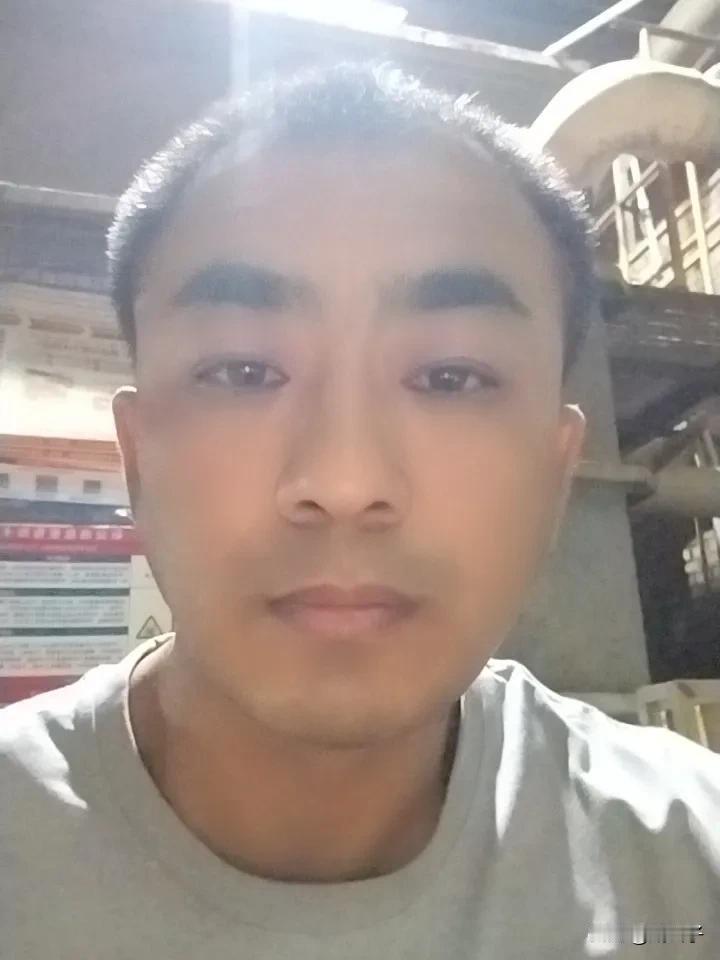 今天是 7 月 8 号周三，从今天开始正式上夜班了。下午 4 点至凌晨 0 点。