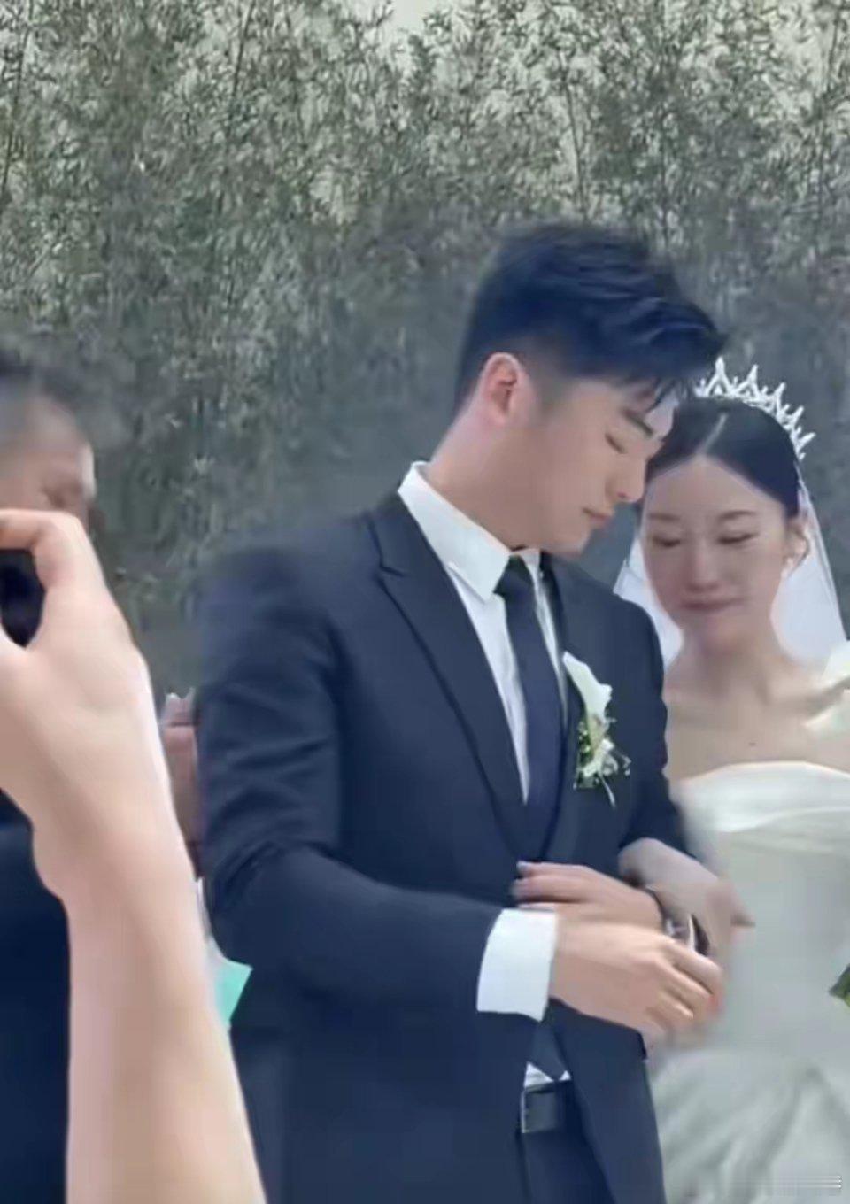 国乒总教练李隼女儿结婚为优秀的中国🇨🇳乒乓教练李指导点赞！把最美好的祝福送给