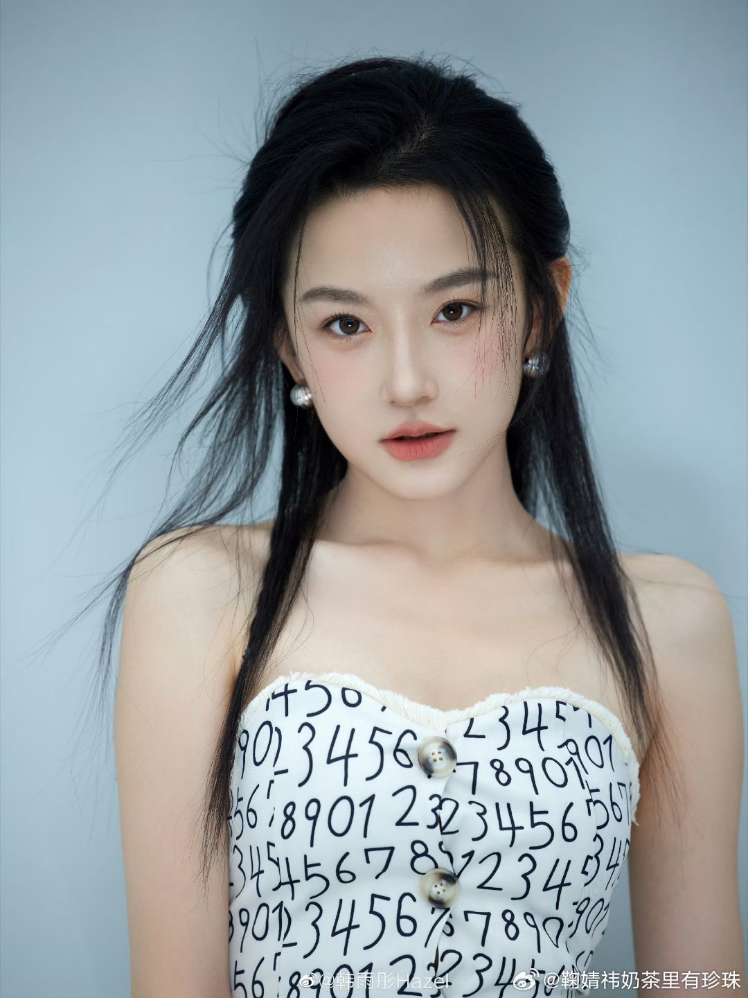 韩雨彤Hazel hyt韩雨彤 hyt坠入春夜 “玫瑰肆意的拥抱万物，绽放于四季