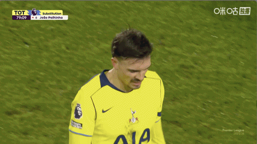 比赛第79分钟，热刺用特尔换下帕里尼亚，加强进攻 