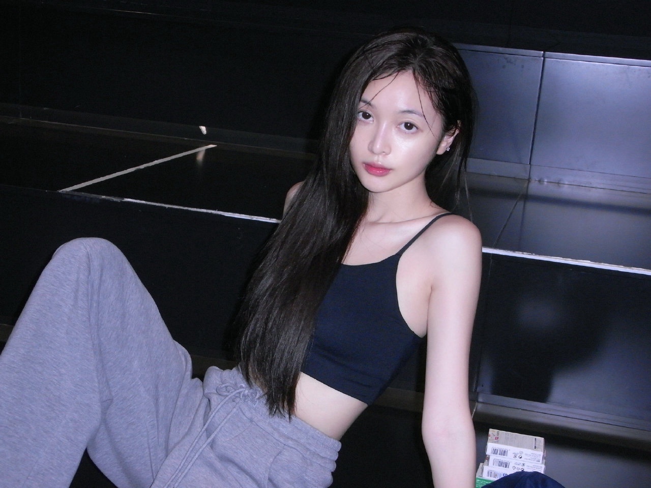 吴宣仪[超话]吴宣仪素颜ccd吴宣仪休息间隙试一试新来的ccd 吴宣仪休息间隙试