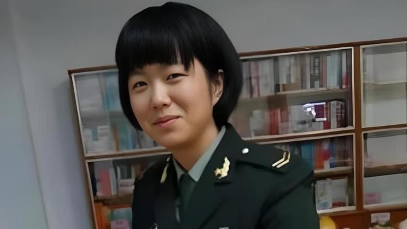 2019年，云南退伍女兵唐雪被醉汉持刀砸门，挥刀自卫致对方死亡，以故意杀人罪关了